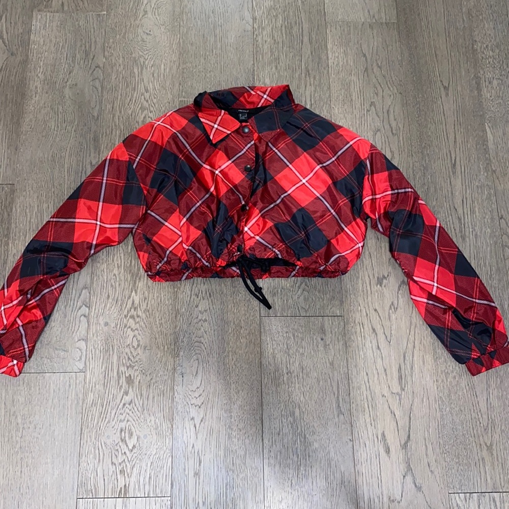 FOREVER 21 Cropped Plaid Button-Up Jacket. US S. Red/Black/White.